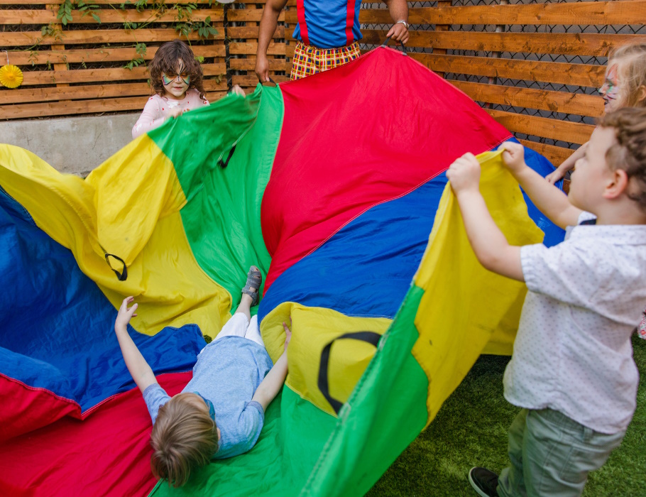 Spielende Kinder